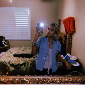 Meet your Posher, Abigail